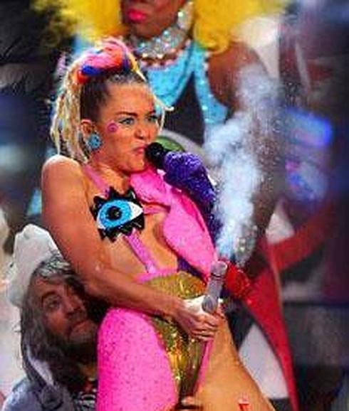 Miley Cyrus quiere un concierto nudista para grabar su nuevo vídeo