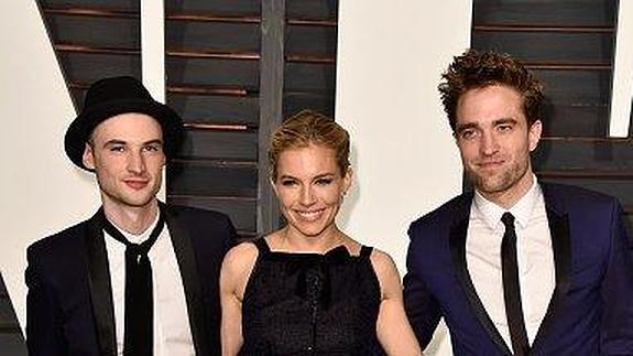 Pattinson y Miller.