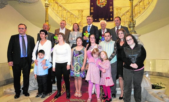 Asido premia a sus amigos solidarios