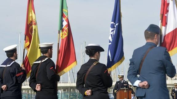Acto de relevo de mando de la OTAN, en el muelle de cruceros, esta mañana.