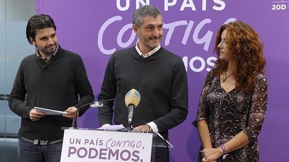 Sánchez, Urralburu y García, en la rueda de prensa de este lunes.