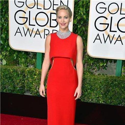 Jennifer Lawrence en los Globos de oro 2016.