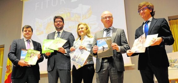 Ricardo Zamora, Manuel Fernández-Delgado, Soledad Díaz, Juan Hernández y Ramón Palazón, ayer en el CCT. 