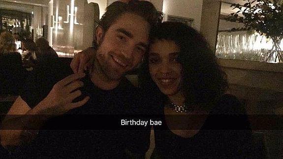 Robert Pattinson y FKA Twigs.