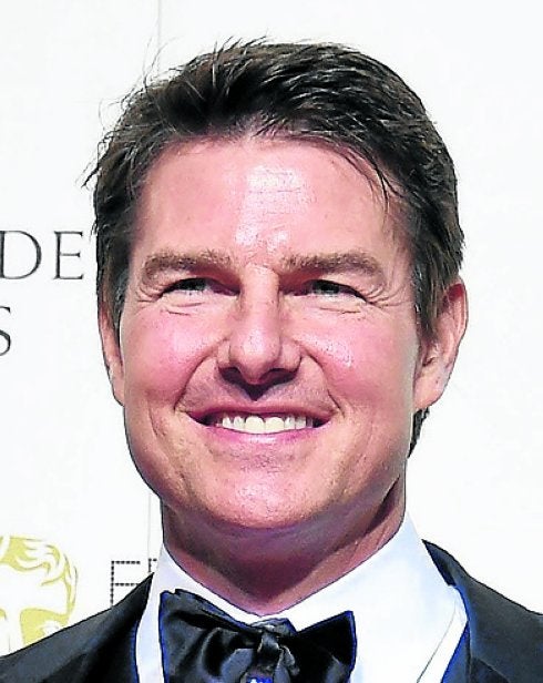 Cruise lució con la cara bastante inflada en los Bafta. : efe y afp