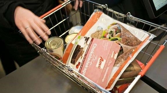 Un supermercado danés triunfa vendiendo productos caducados