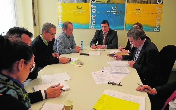 Reunión de la Comisión Permanente de la Cátedra, en el Puerto.