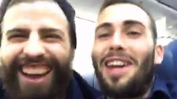 Piqué y Aleix Vidal.