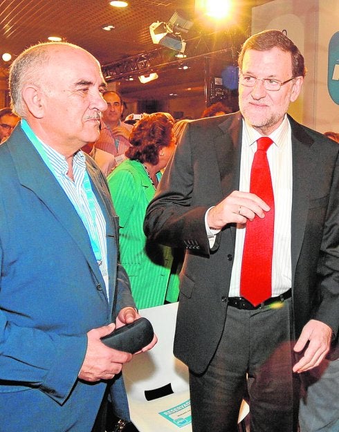 Alberto Garre y Rajoy, en octubre de 2014, durante la convención municipal del PP celebrada en Murcia.