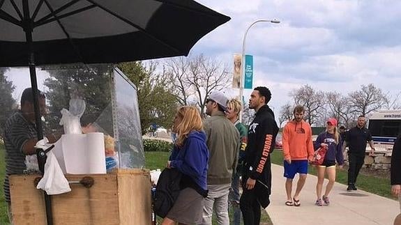 Justin Bieber en un parque de Chicago.