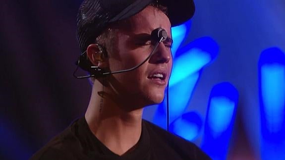 Justin Bieber llorando.