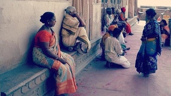 Un padre viola a su hija y ella es la castigada