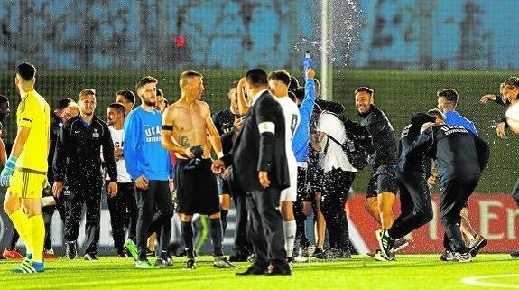 celebración en el césped del Alfredo di Stéfano. 