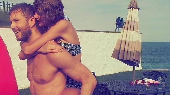 Calvin Harris y Taylor Swift pasando el verano juntos. 