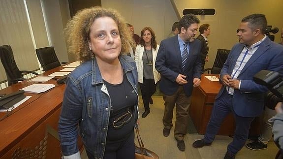 María Antonieta Fernández, este mayo, en la comisión de investigación de la desaladora. 