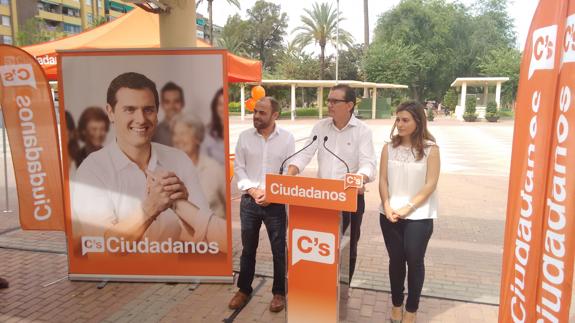 Los candidatos al Congreso de C's por la Región, en un acto en Molina de Segura.