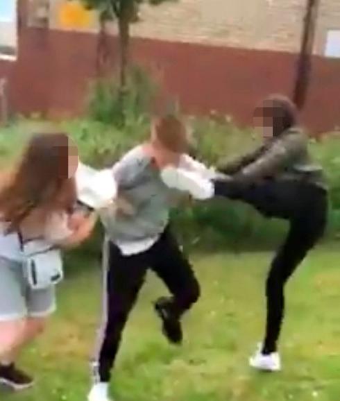 Dos adolescentes dan una terrible paliza a un joven por salir en defensa de su amigo autista