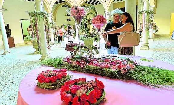 Exposición de decoración para bodas civiles en el Palacio de Guevara. 