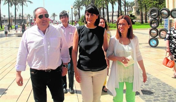 María González Veracruz, con la vicealcaldesa de Cartagena, Ana Belén Castejón. 