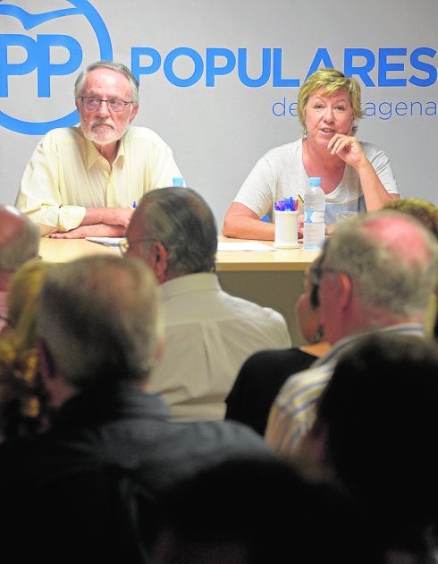 Celdrán y Barreiro, durante la directiva del PP, el martes.