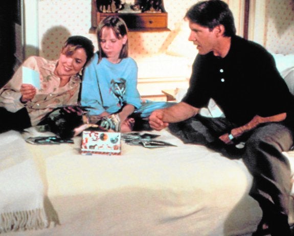 Annette Bening, Mikki Allen y Harrison Ford en una escena de la película 'A propósito de Henry'.
