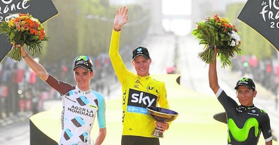 Bardet, Froome y Quintana, en los Campos Elíseos.