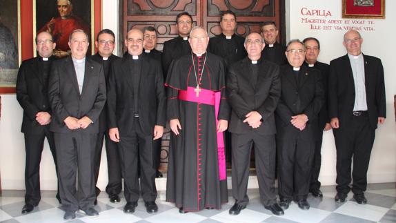 Foto de familia del acto.