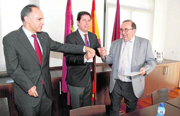 Alejandro Díaz, Antonio Sevilla y José Orihuela, tras la presentación de los proyectos. 