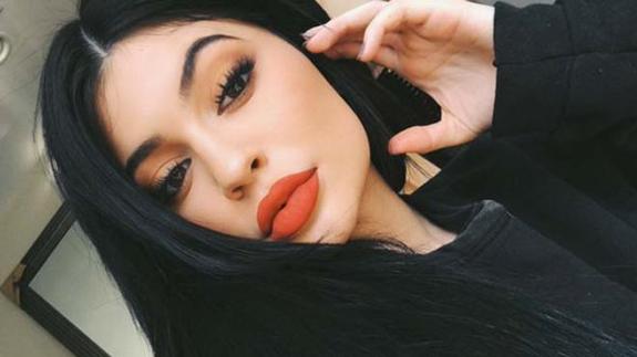 Kylie Jenner admite que se operó los labios