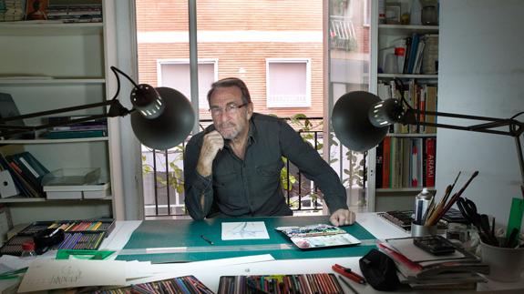 Severo Almansa, fotografiado ayer en su estudio, en Murcia. 