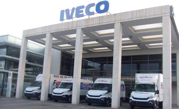 Flota de vehículos adquirida por Furnove.