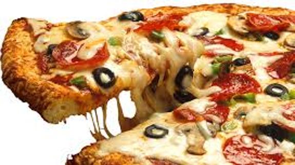 Encuentra un condón usado en su pizza y en el restaurante le dicen que se lo quede y lo use