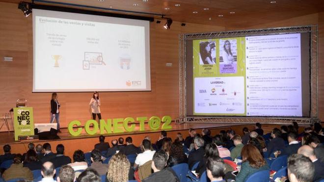 Ponencia de Isabel Sánchez y Cristina Jover. 