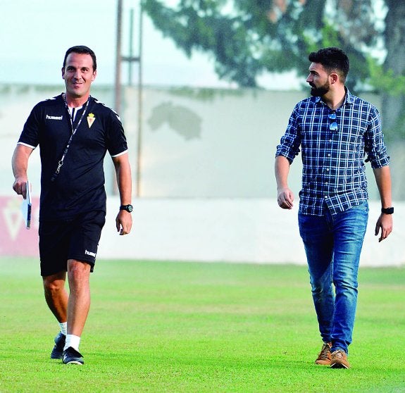 Paco García y Fernández Romo, en Cobatillas, a principios de temporada. 