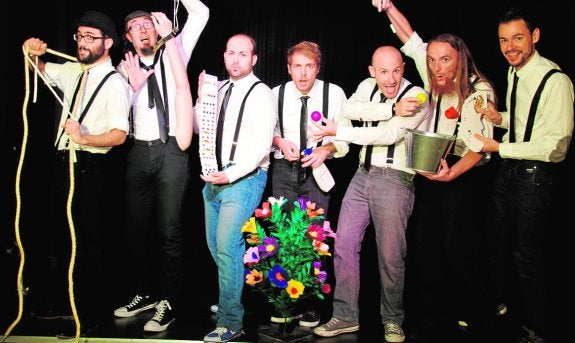 Los magos de FunnyMagicCreepy Show actúan mañana en el Palacio Almudí de Murcia.