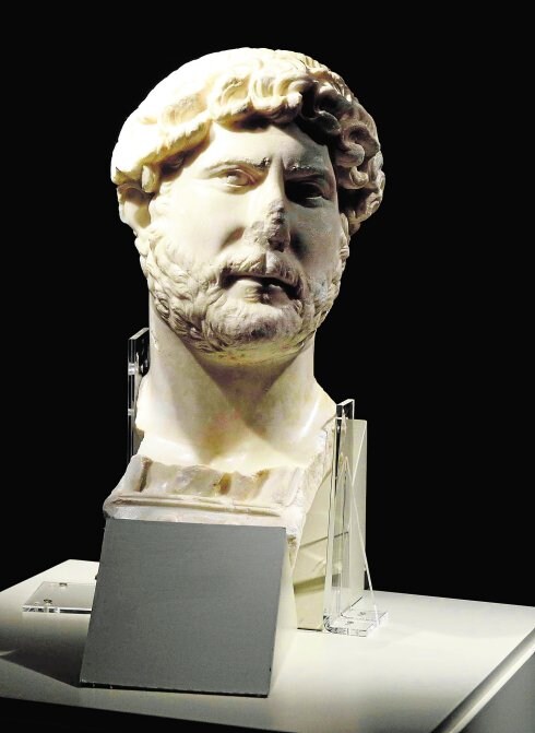 Busto del emperador Adriano, hallado en el yacimiento romano de Los Torrejones.