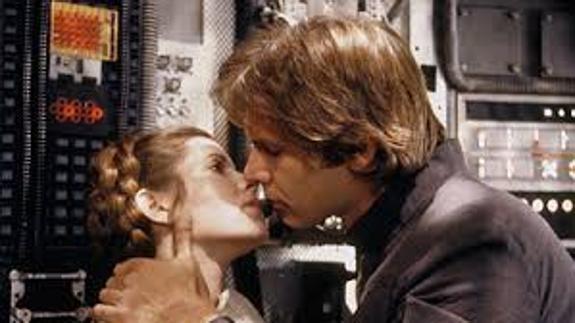 Carrie Fisher y Harrison Ford: El beso de  Leia y Han solo, uno de los más famosos del cine