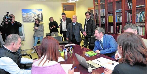 Reunión en la Consejería de Agricultura con la Comunidad de Regantes del Campo de Cartagena.