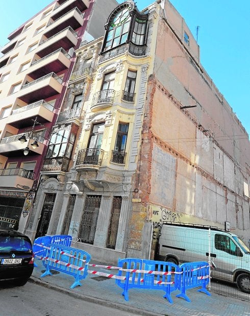 Acordonan un edificio en Cartagena | La Verdad