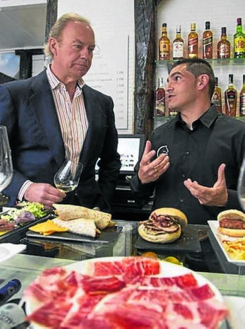 Bertín, en su bar. 
