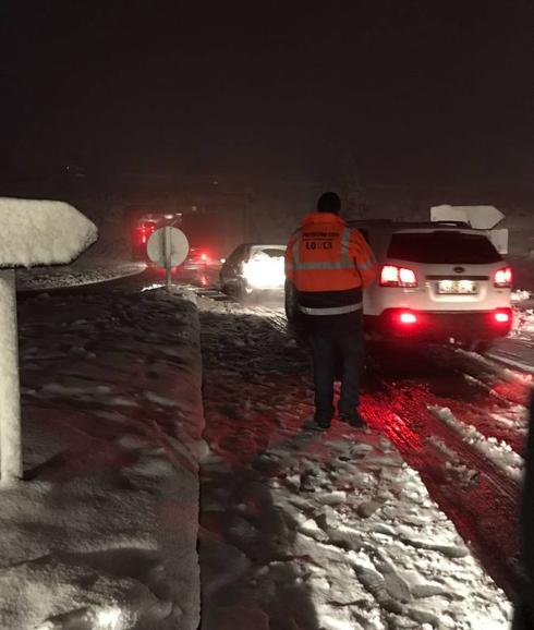 Un voluntario de Protección Civil de Lorca, en el Alto de Purias.