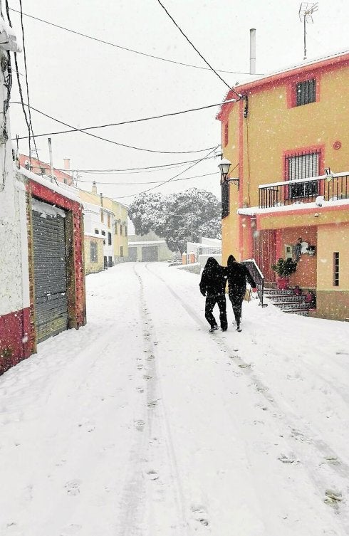 Una calle de la pedanía moratallera de Otos.