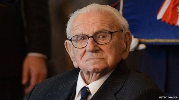 Una conmovedora sorpresa a este héroe del Holocausto