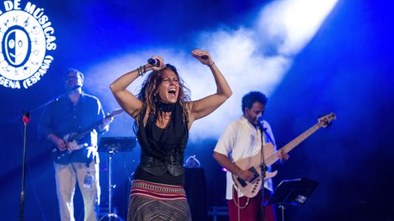 Chambao durante su actuación en La Mar De Músicas 2016.