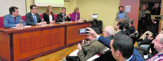 Francisco Jódar, José Ballesta, la profesora Ana Belén Campillo, José López y Esther Clavero.