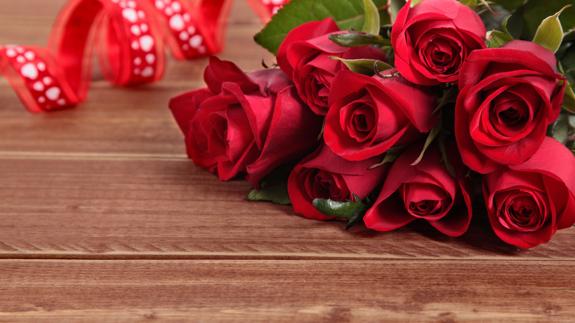 Un ramo de rosas rojas