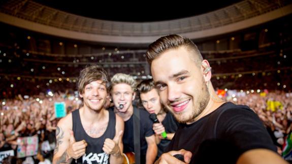 El polémico 'selfie' de One Direction.