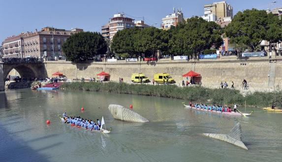 Dos embarcaciones durante una prueba.