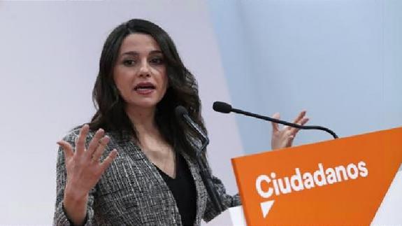 La portavoz nacional de Ciudadanos, Inés Arrimadas, durante la rueda de prensa ofrecida tras la reunión de la Ejecutiva Nacional. 