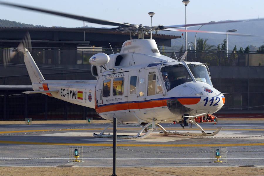 Helicóptero aterrizando en La Arrixaca, en una foto de archivo. 